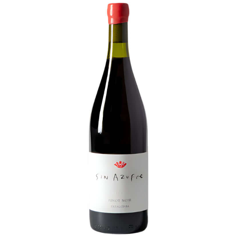Bodega Chacra Sin Azufre 2021 bottle showcasing unfiltered Pinot Noir from Patagonia.